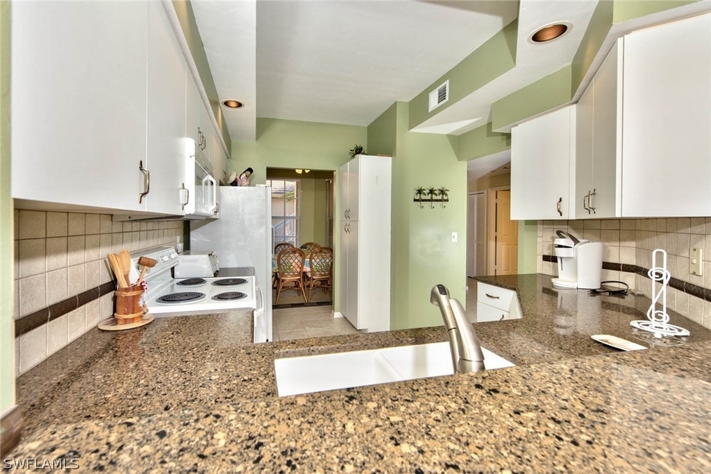 4200 Sawgrass Point Drive - Photo 10