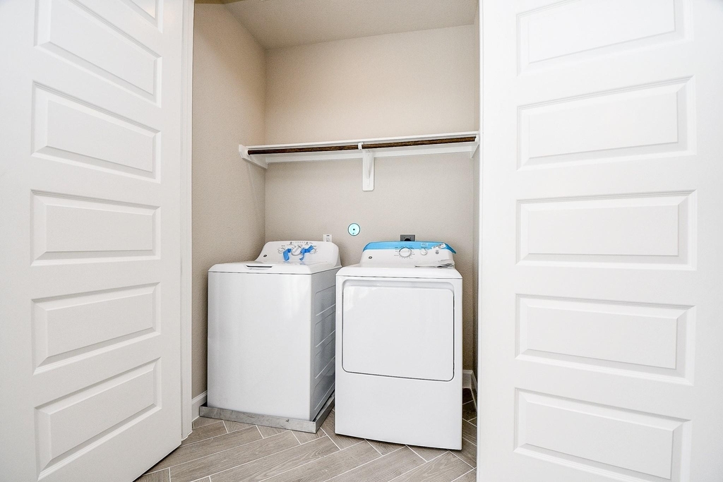 2033 Millbridge Spring - Photo 13