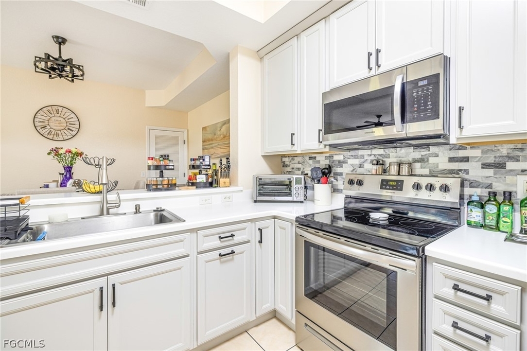 9055 Colby Drive - Photo 4