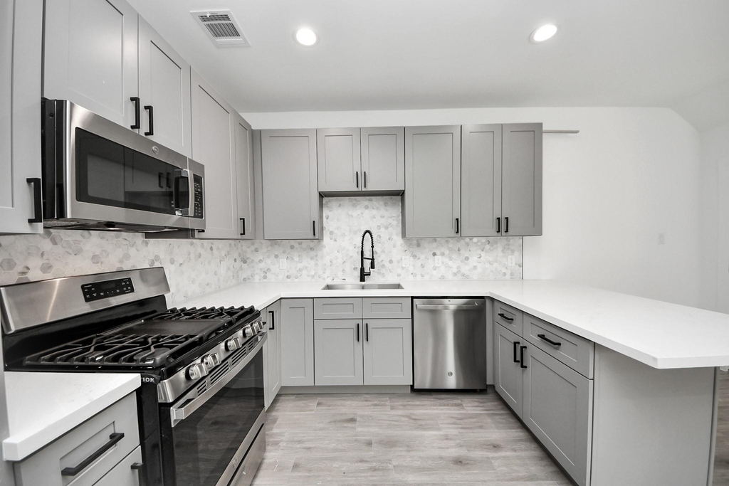 7412 Carver Road - Photo 4