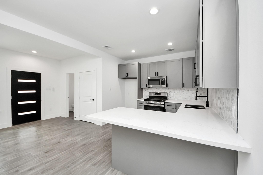 7412 Carver Road - Photo 7