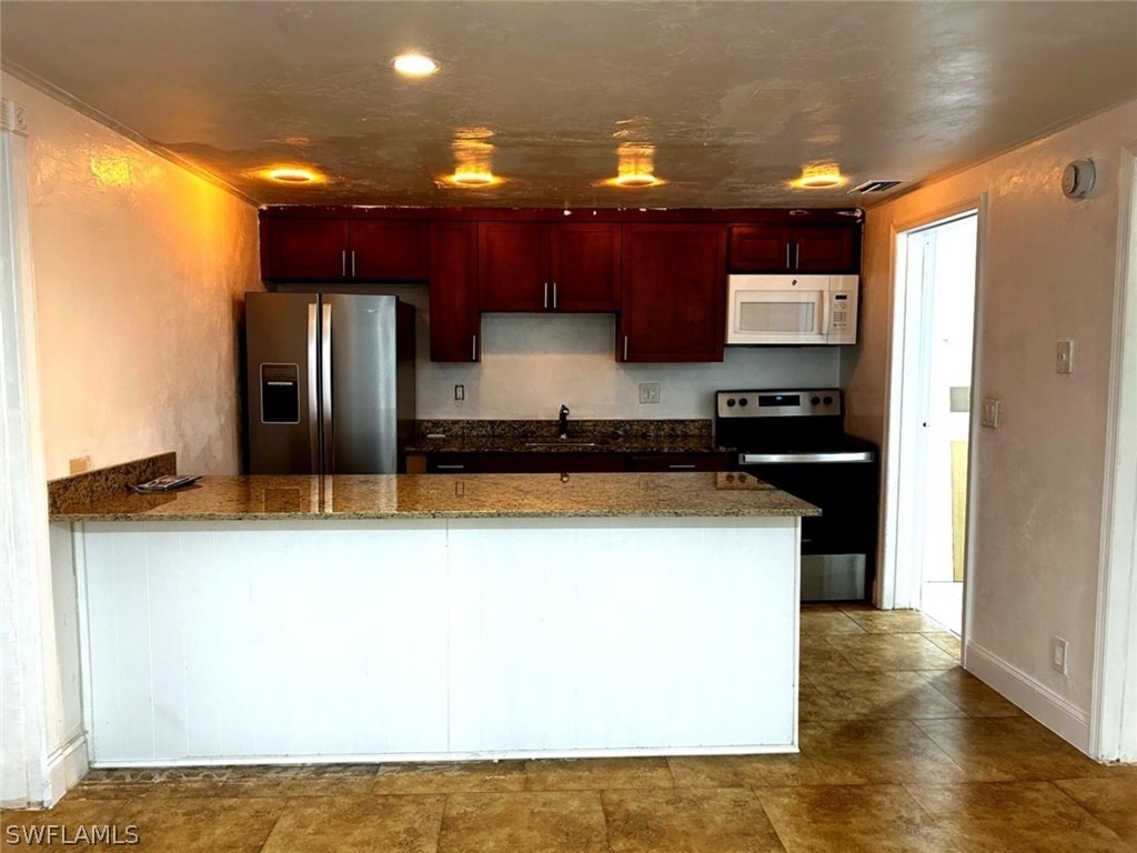 5324 Treetops Drive - Photo 2