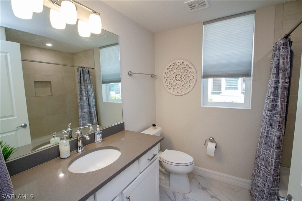 244 Indies Drive E - Photo 22
