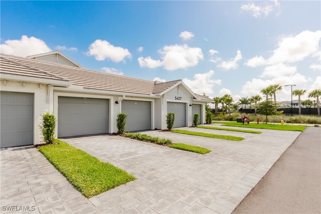 5427 Double Eagle Circle - Photo 0