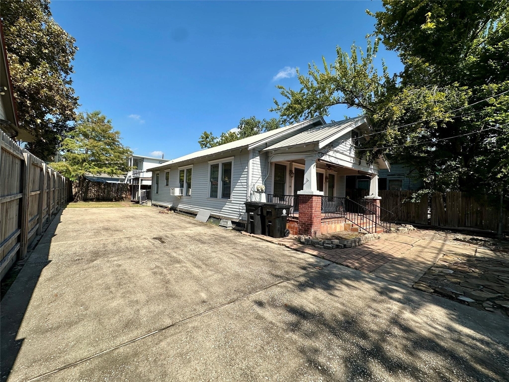 405 James Street - Photo 1