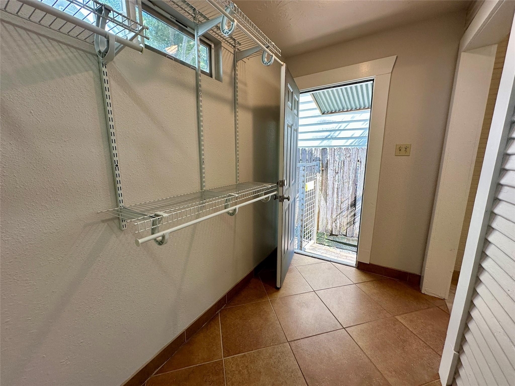 405 James Street - Photo 10