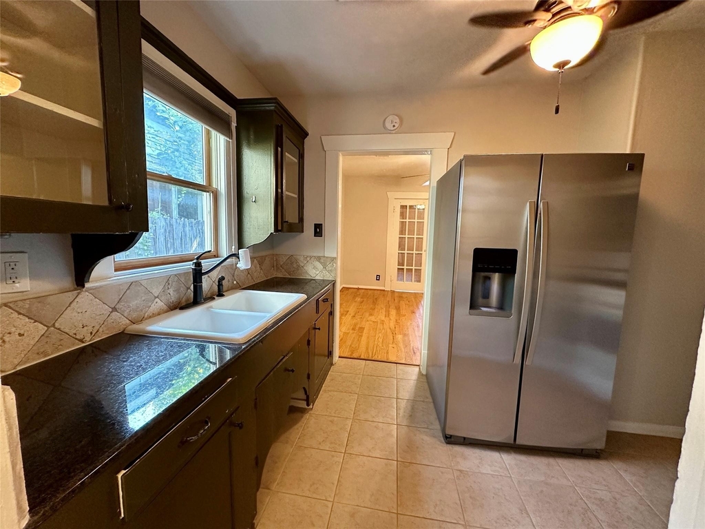 405 James Street - Photo 6
