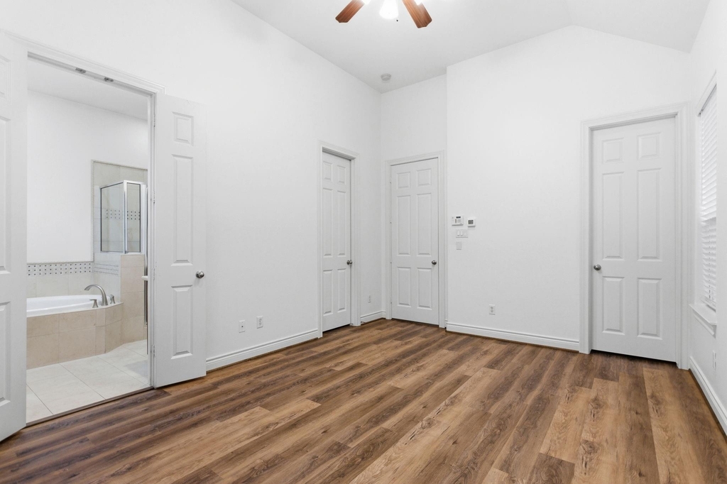 1303 Sherwood Point Lane - Photo 28