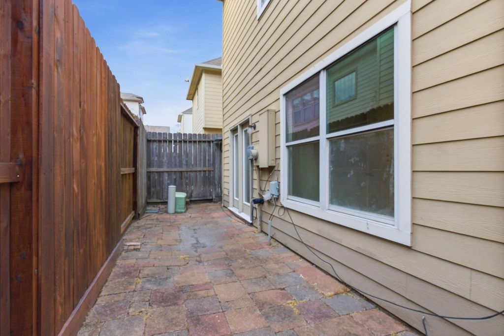 1303 Sherwood Point Lane - Photo 48