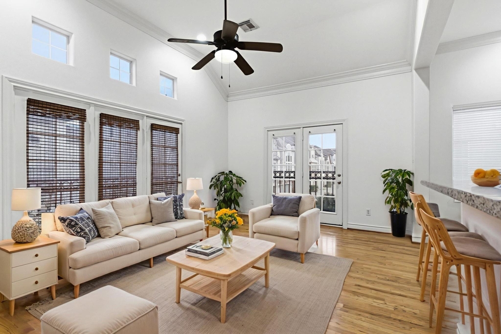 1303 Sherwood Point Lane - Photo 16