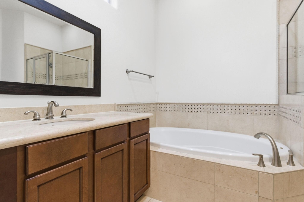 1303 Sherwood Point Lane - Photo 33