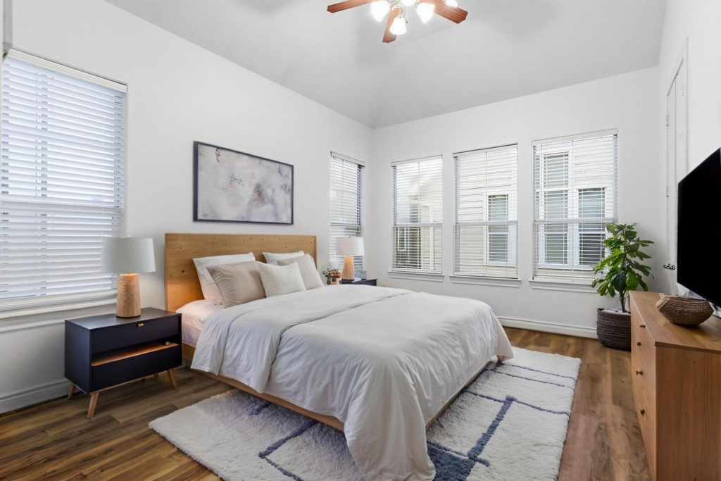 1303 Sherwood Point Lane - Photo 27