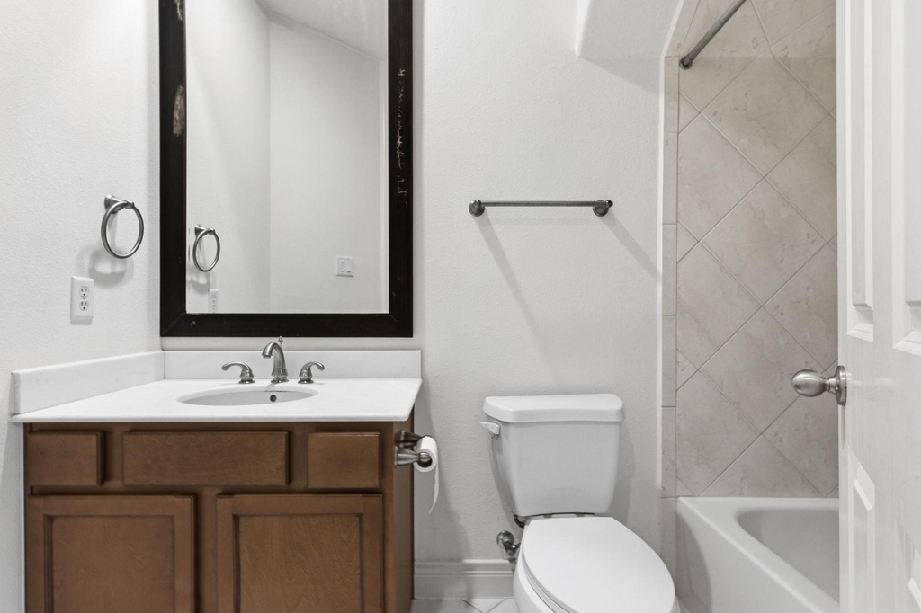 1303 Sherwood Point Lane - Photo 44