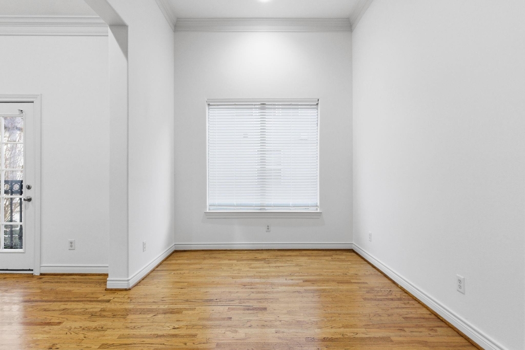 1303 Sherwood Point Lane - Photo 22