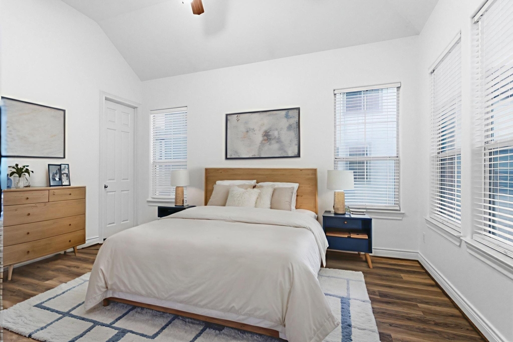 1303 Sherwood Point Lane - Photo 30