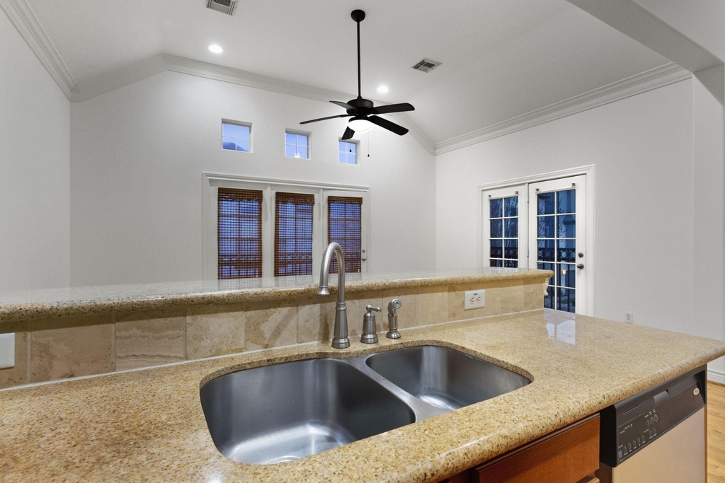 1303 Sherwood Point Lane - Photo 24
