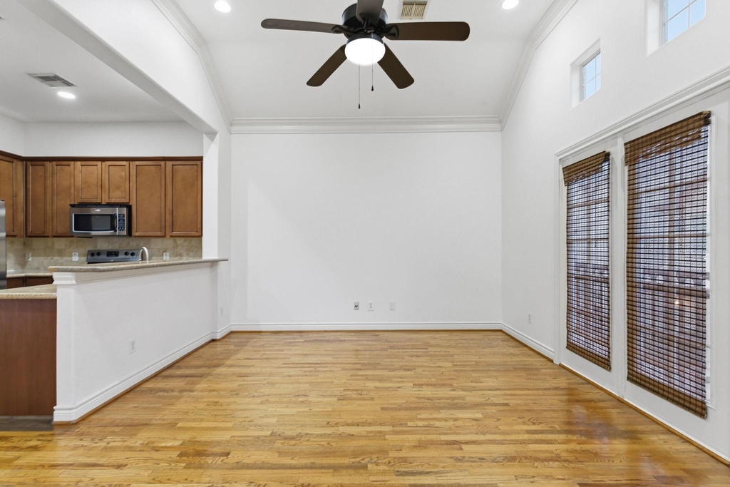 1303 Sherwood Point Lane - Photo 20