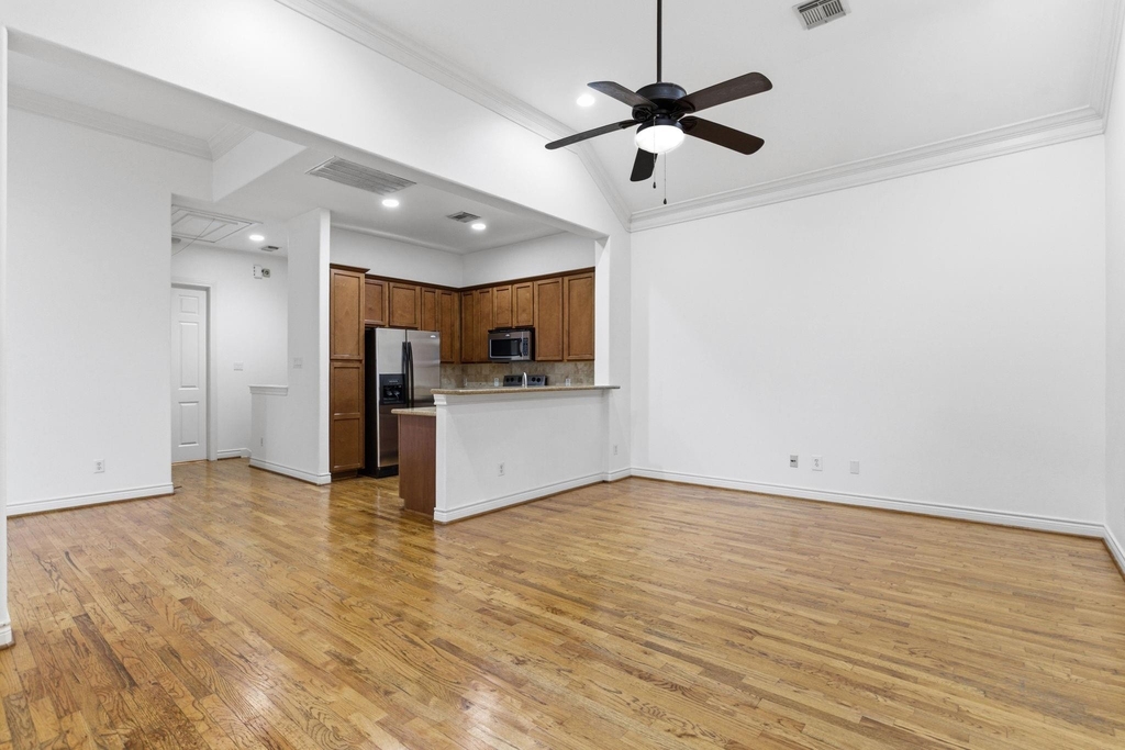 1303 Sherwood Point Lane - Photo 12