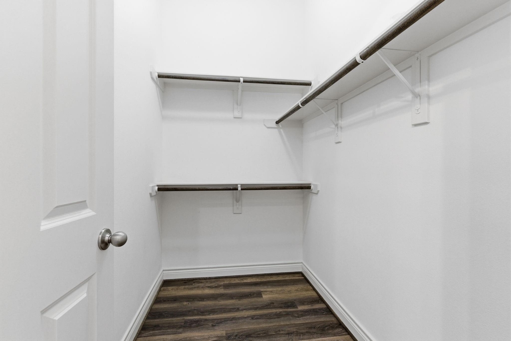 1303 Sherwood Point Lane - Photo 36