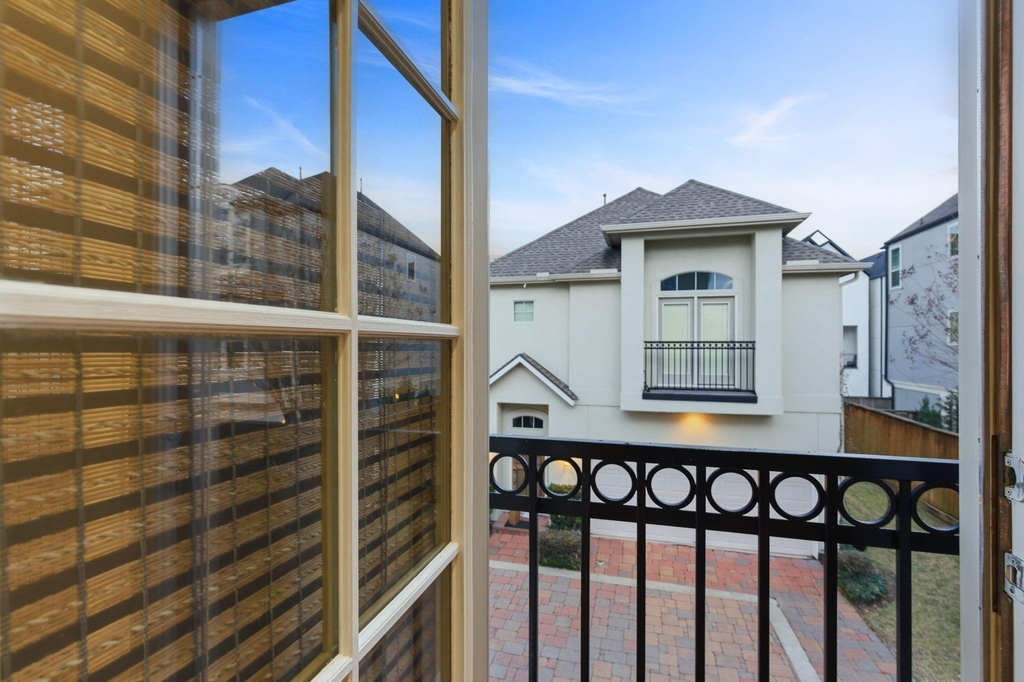 1303 Sherwood Point Lane - Photo 39