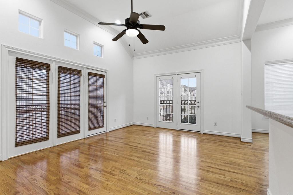 1303 Sherwood Point Lane - Photo 15