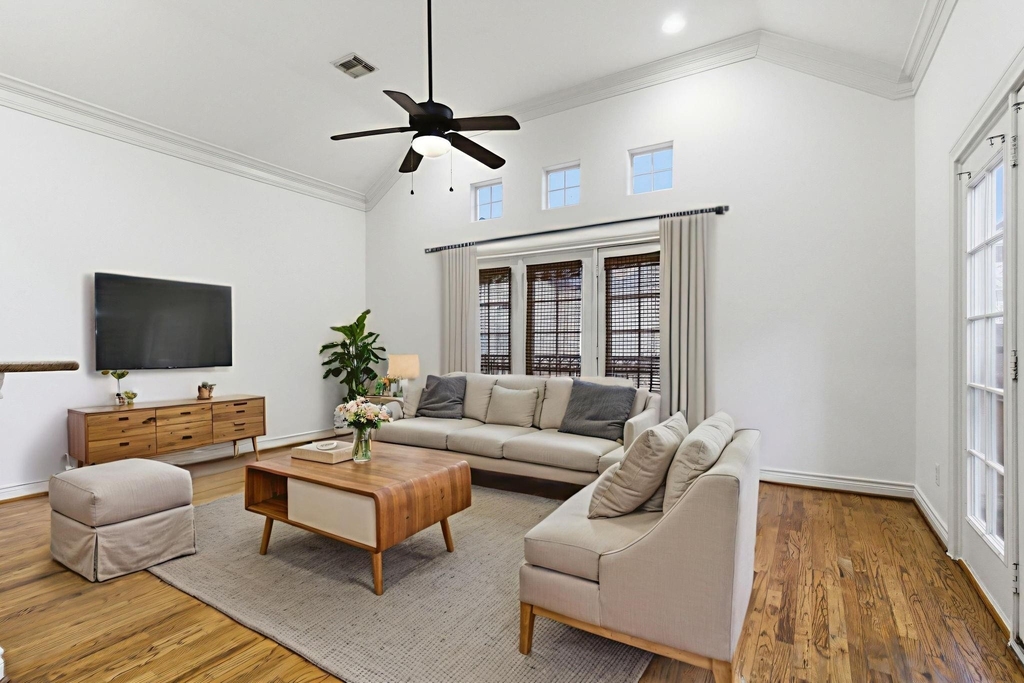 1303 Sherwood Point Lane - Photo 11