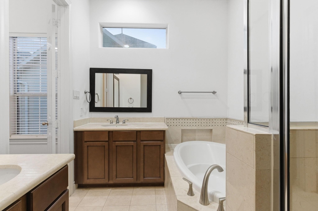 1303 Sherwood Point Lane - Photo 31