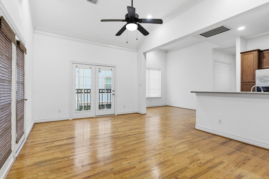 1303 Sherwood Point Lane - Photo 13