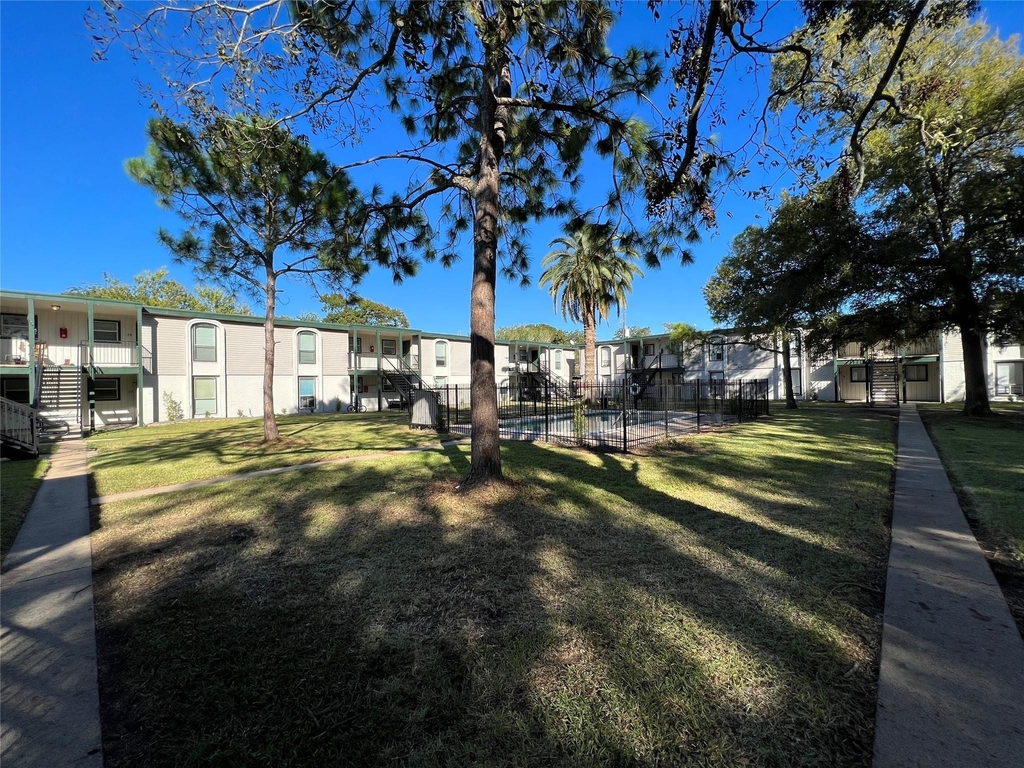 130 Oyster Creek Drive - Photo 0
