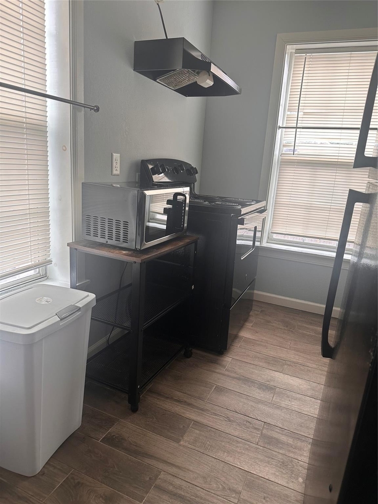 4302 Polk Street - Photo 4