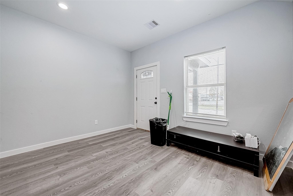 6725 Avenue K - Photo 4