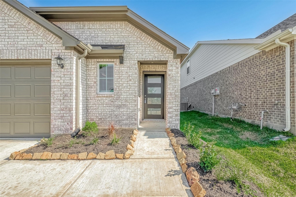 22814 Ephesus Avenue - Photo 1
