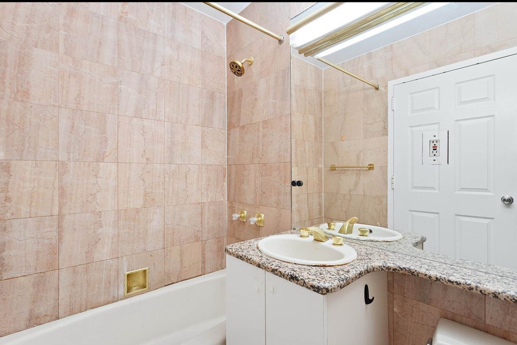 106 Fulton Street - Photo 4