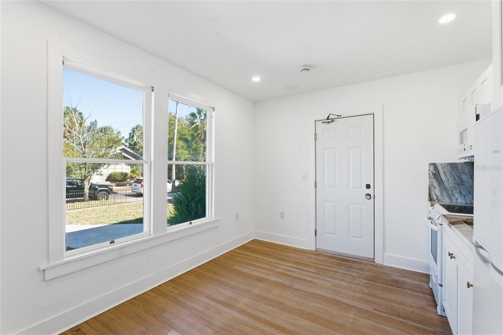 326 6th Avenue N - Photo 7