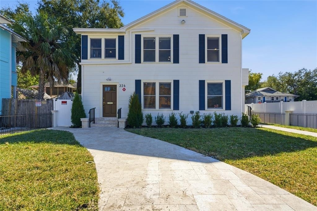 326 6th Avenue N - Photo 0
