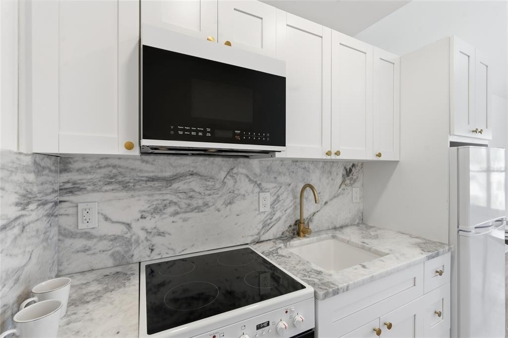 326 6th Avenue N - Photo 3
