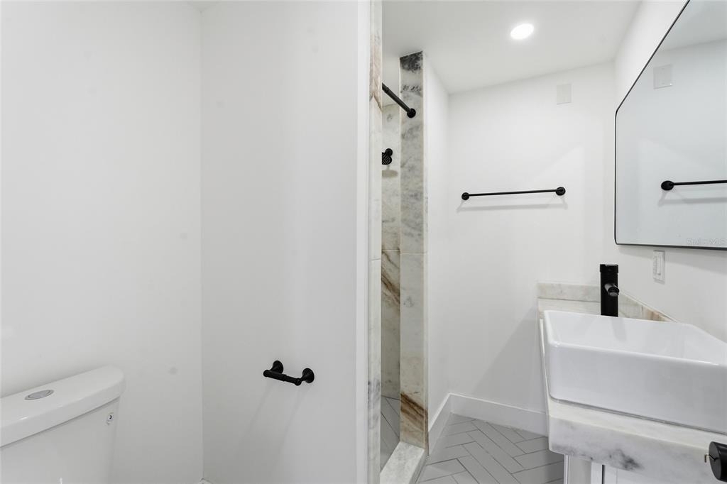 326 6th Avenue N - Photo 9