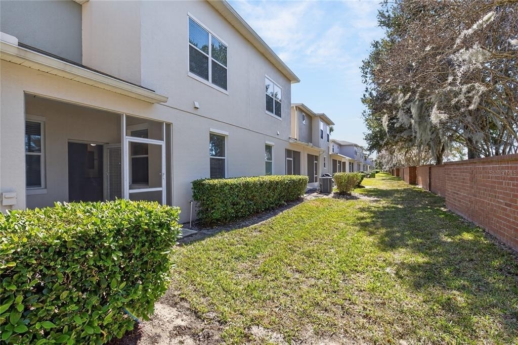 1519 Priory Circle - Photo 19