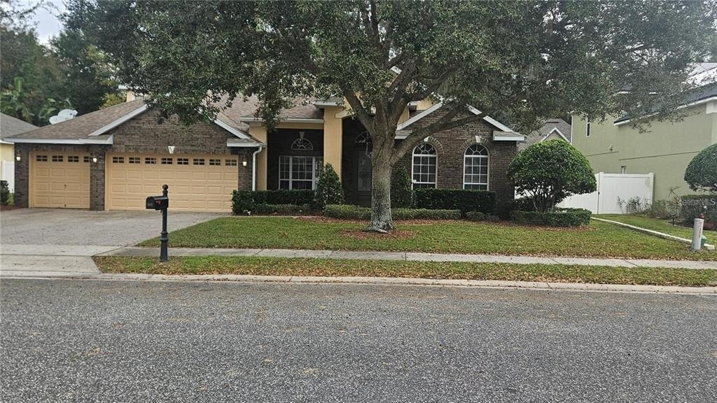 317 E Blue Water Edge Drive - Photo 1