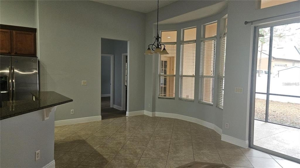 317 E Blue Water Edge Drive - Photo 4