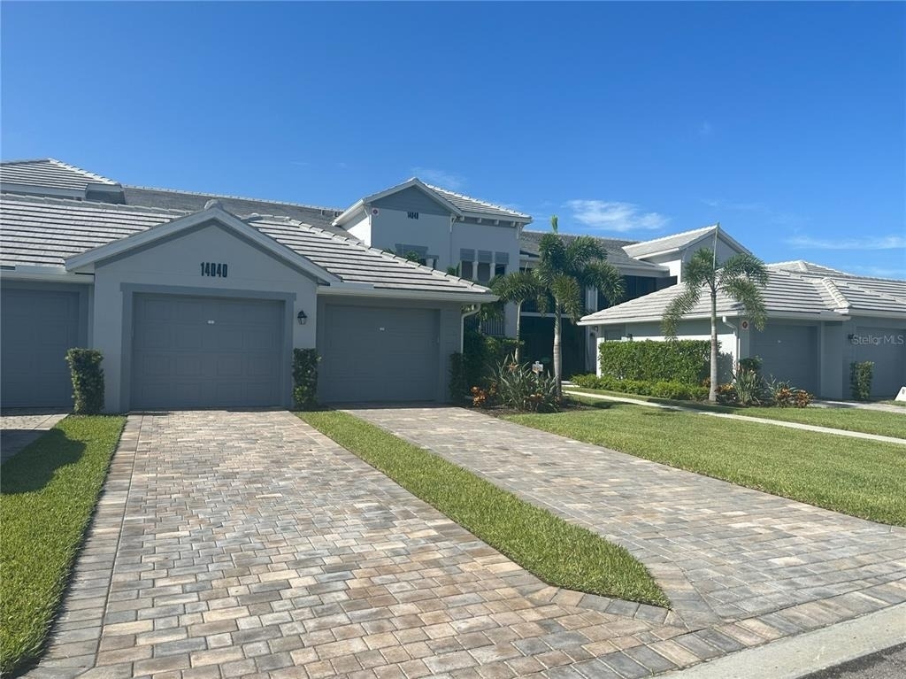14040 Heritage Landing Boulevard - Photo 0