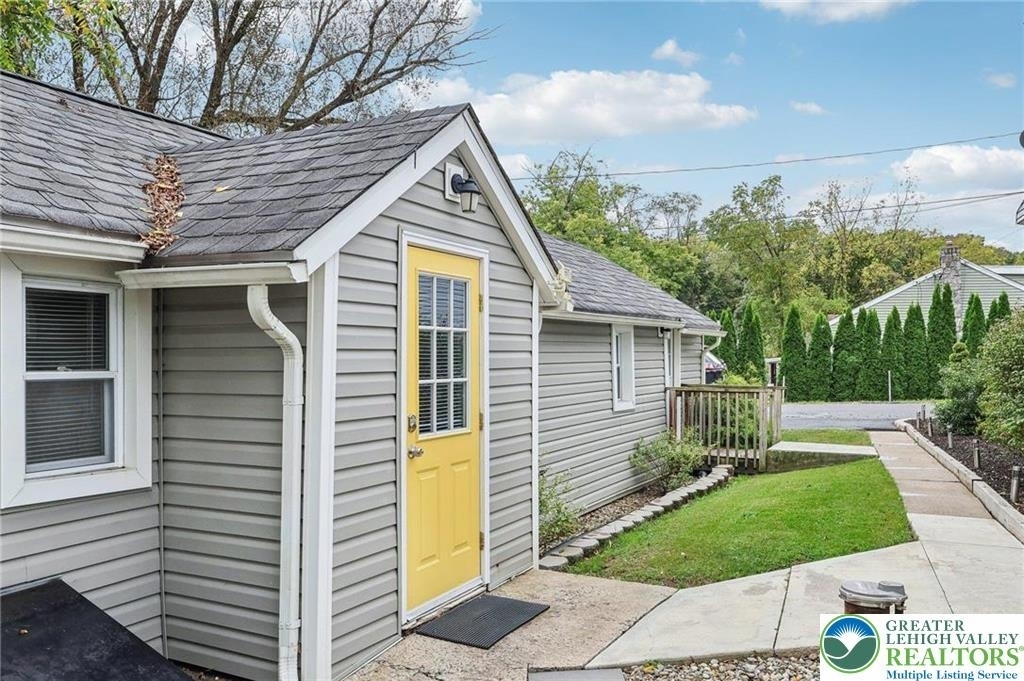 3203 Washington Street - Photo 0