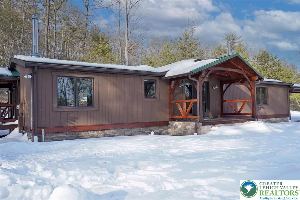 371 Green Tree Drive - Photo 0