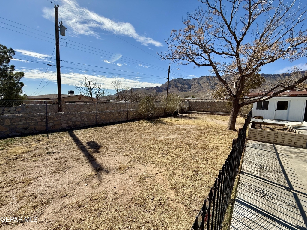 2900 Polk Avenue - Photo 22
