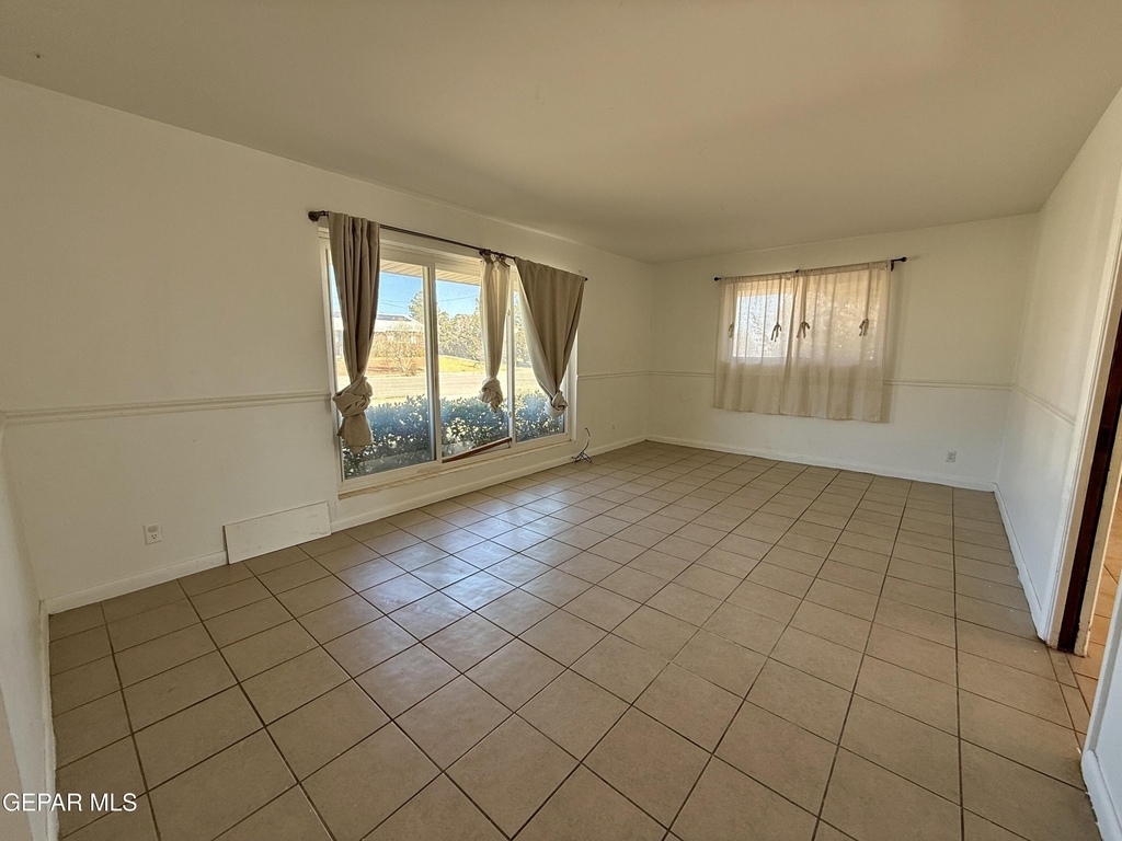 2900 Polk Avenue - Photo 3