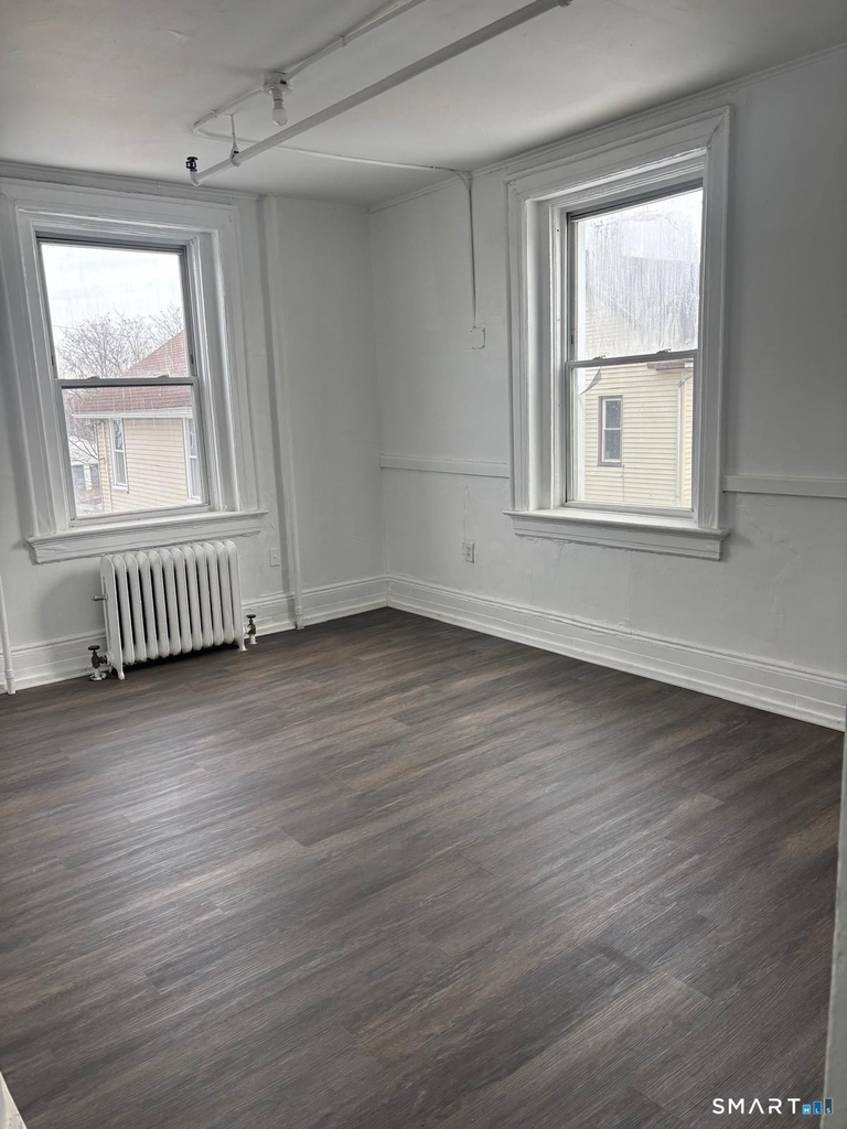 86 Pequonnock Street - Photo 0