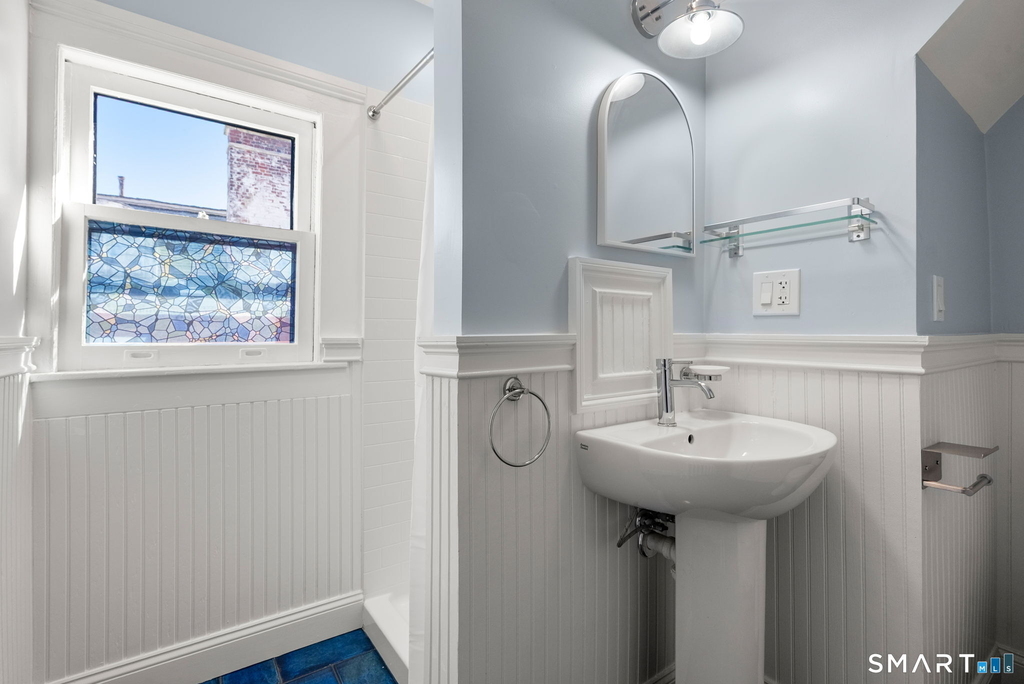 360 Farmington Avenue - Photo 1