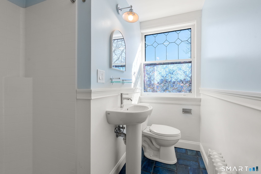 360 Farmington Avenue - Photo 1