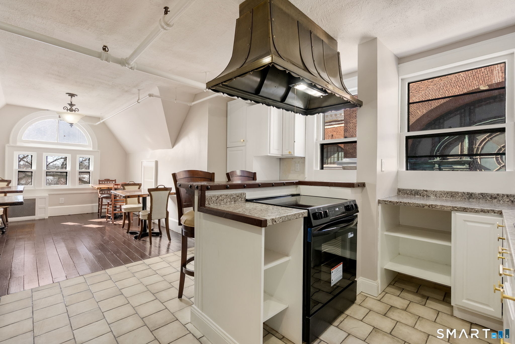360 Farmington Avenue - Photo 2