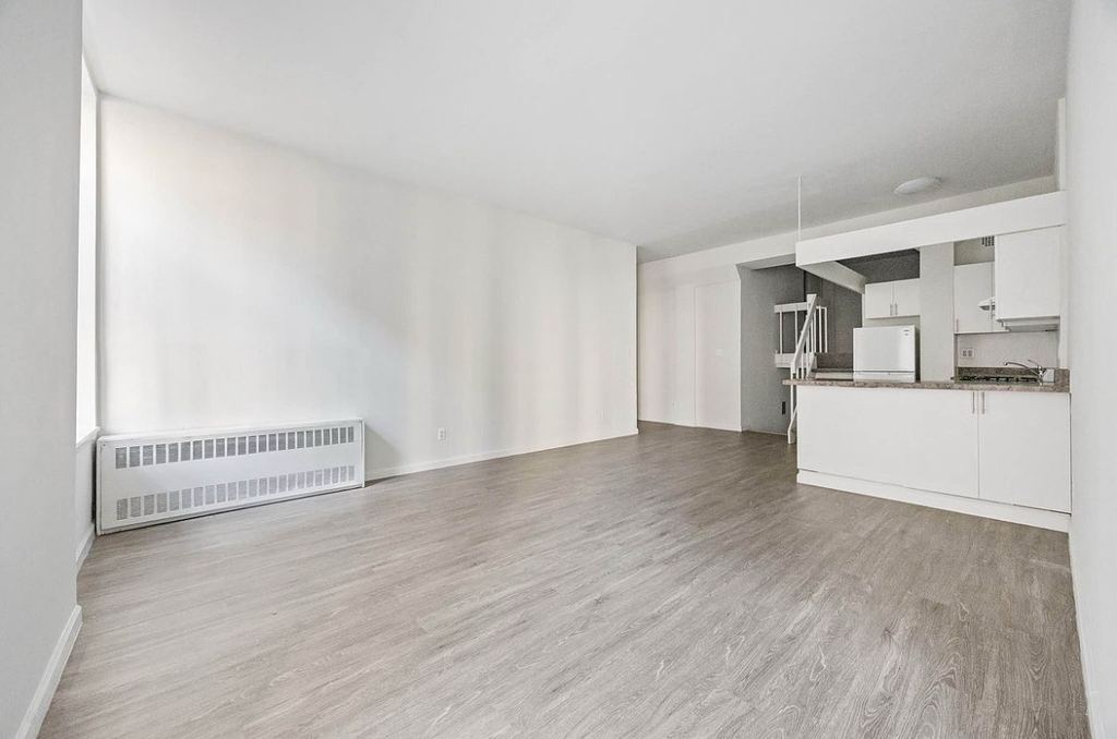 88 Fulton Street - Photo 2
